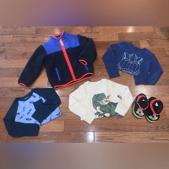 Boys 5T Cozy Bundle – Fleece Jacket, Dino Tops, Cars Tee & Mickey Slippers 9/10 - Picture 1 of 13